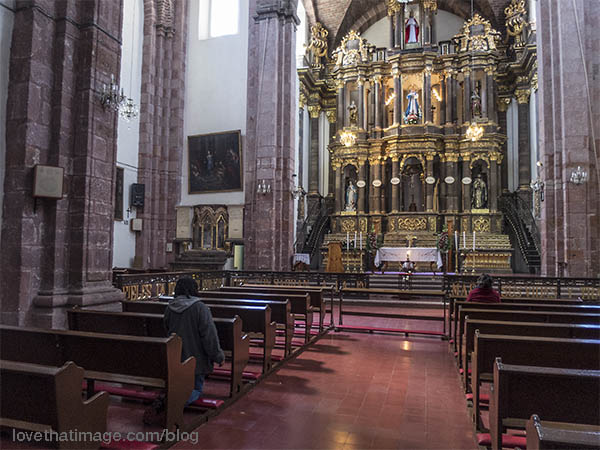 The altar of the Parroquía church in San Miguel de Allende